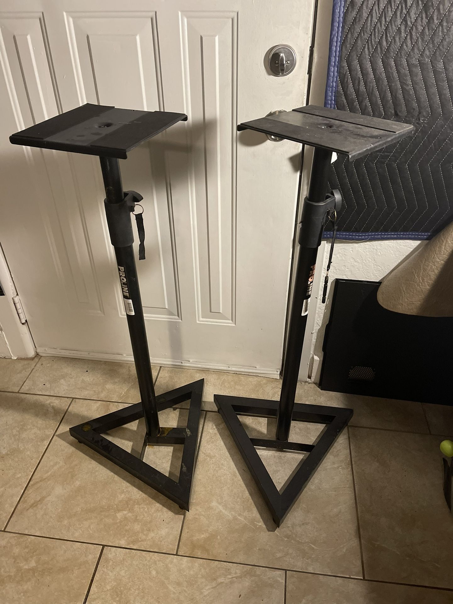 STUDIO MONITOR STANDS