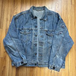 Vintage Levi’s Jean Jacket - Size Large