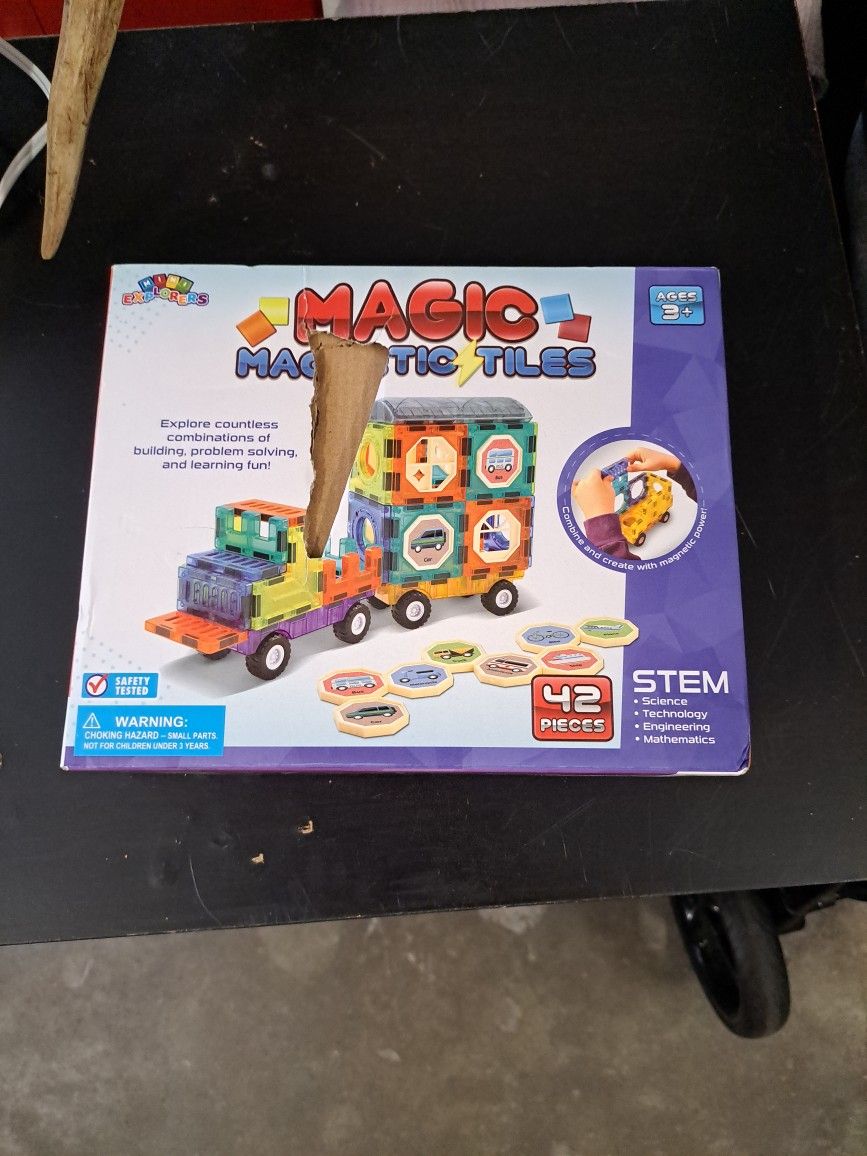 Train Magnetic Tiles