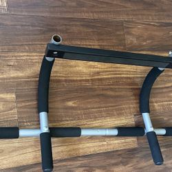 Door Frame Pull Up Bar