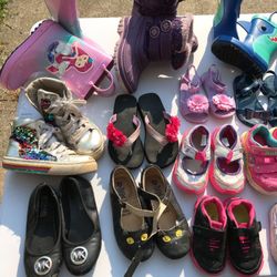 Kids shoes prices in description 