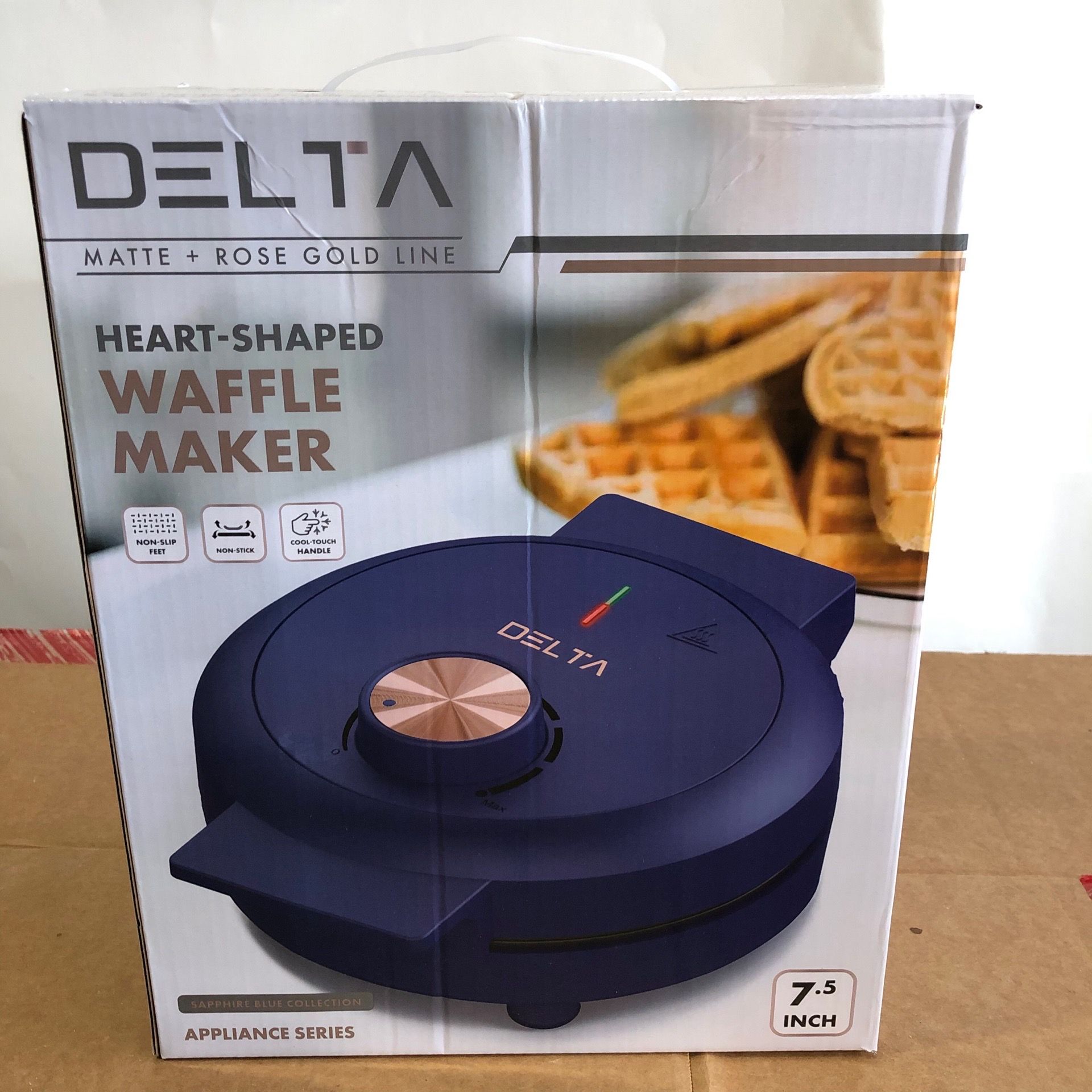 Delta 7.5 inch heart shaped waffle maker new