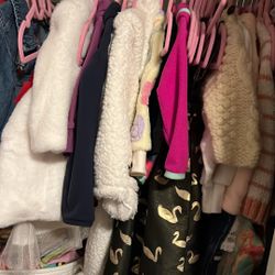 Baby Girl Closet Clean Out!! 