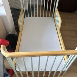 Nestig Candy Cloud Crib / Toddler Bed