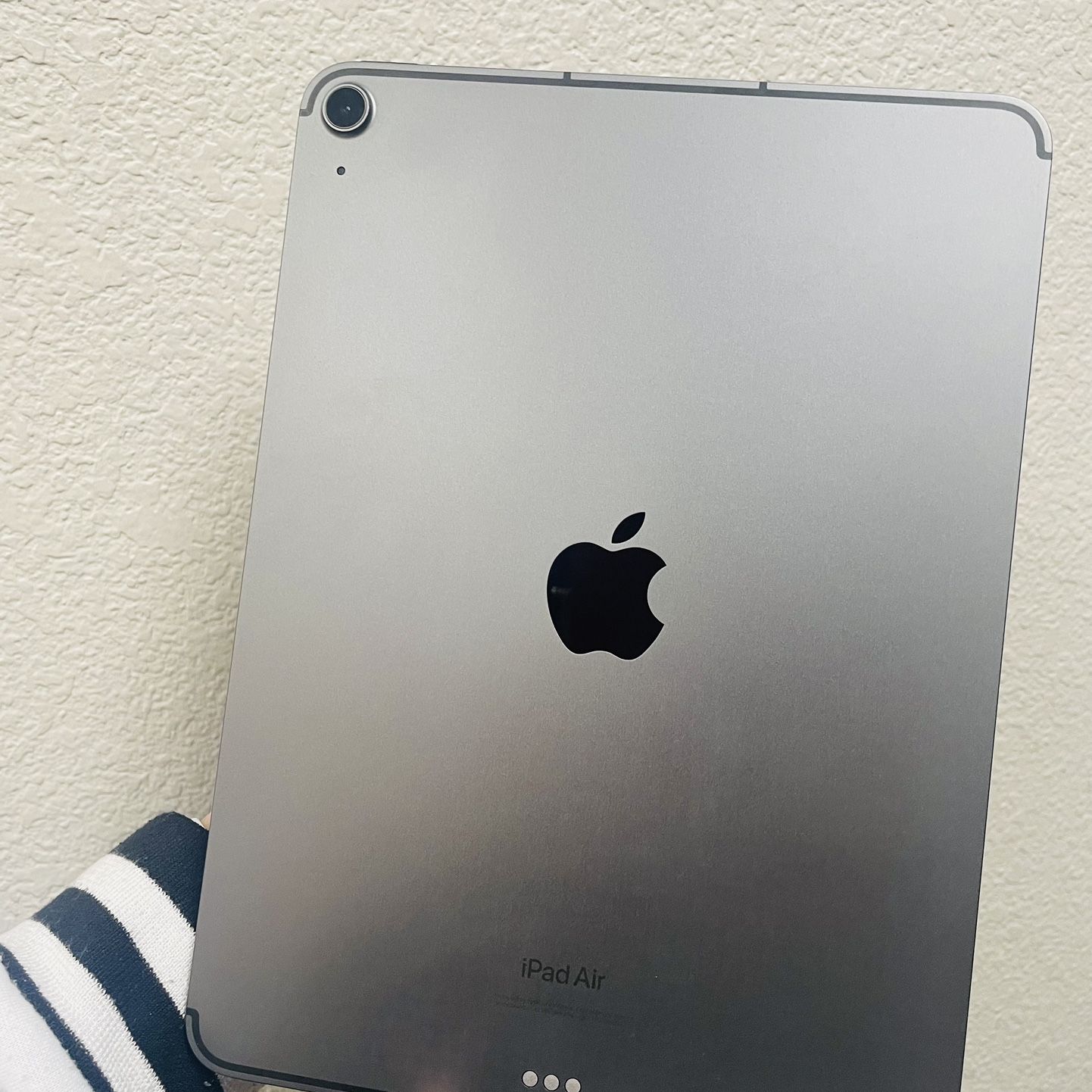 iPad Air 5th Gen 64gb Wi-Fi And LTE 