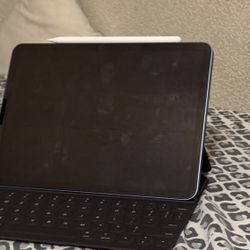 Ipad Air with Keyboard Case and pencil