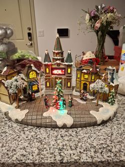 LIGHTED LED CHRISTMAS VILLAGE 