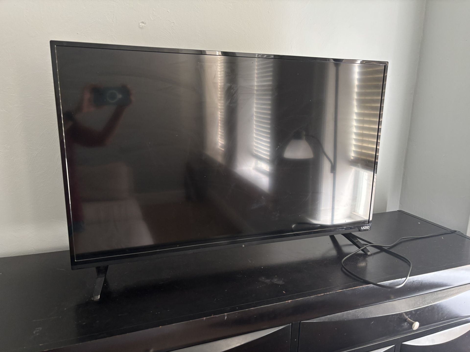 42" Vizio TV
