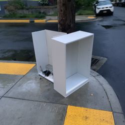 Free Bookshelf SE 36th & Main