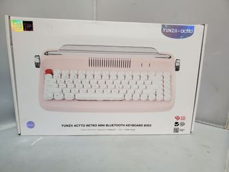 Wireless Retro Typewriter Keyboard for Sale in San Antonio, TX - OfferUp