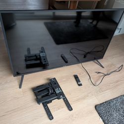 Like New! 50" Insignia 4K UHD Smart TV (2023 Model) with Wall Mount!