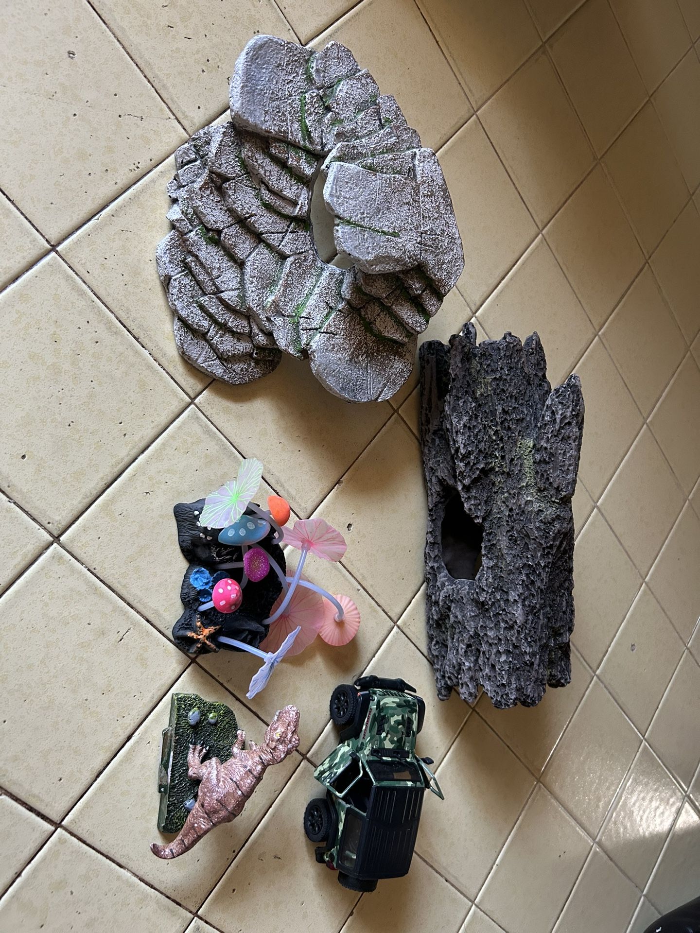 Fish Tank Decorations