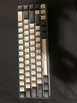 Black and grey keyboard