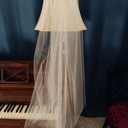 Bride accessories handmade sleeves & veil, 3 pieces

1 pair of handmade sleeves for $40
1 handmade tulle veil $30
1 Pearl veil $20

Details for each i