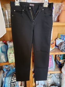 Michael Kors jeans 30x30 color looks off in this pic but not in person dont know y it looks like that on cam
