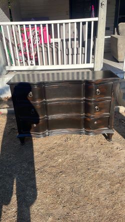 Dresser