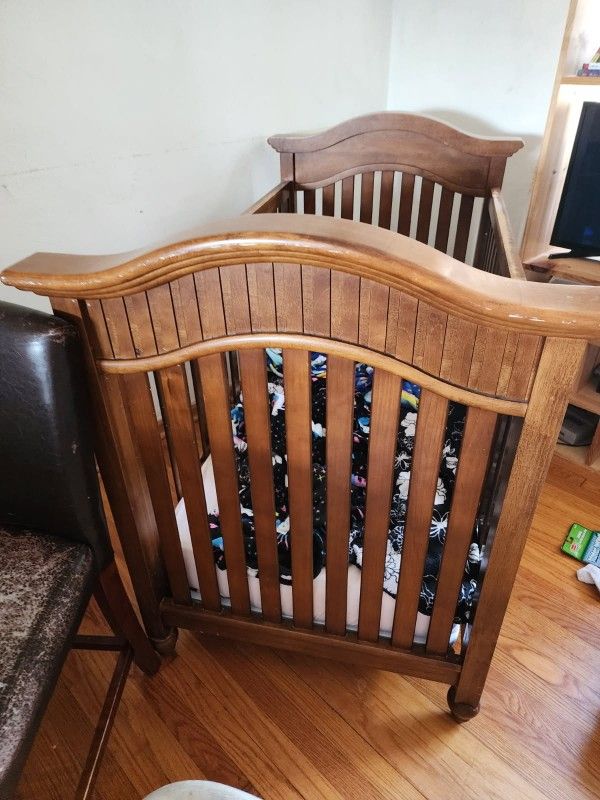 Baby Crib. Free