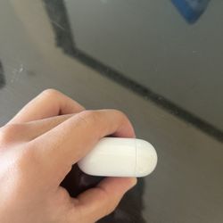 Air Pods 4