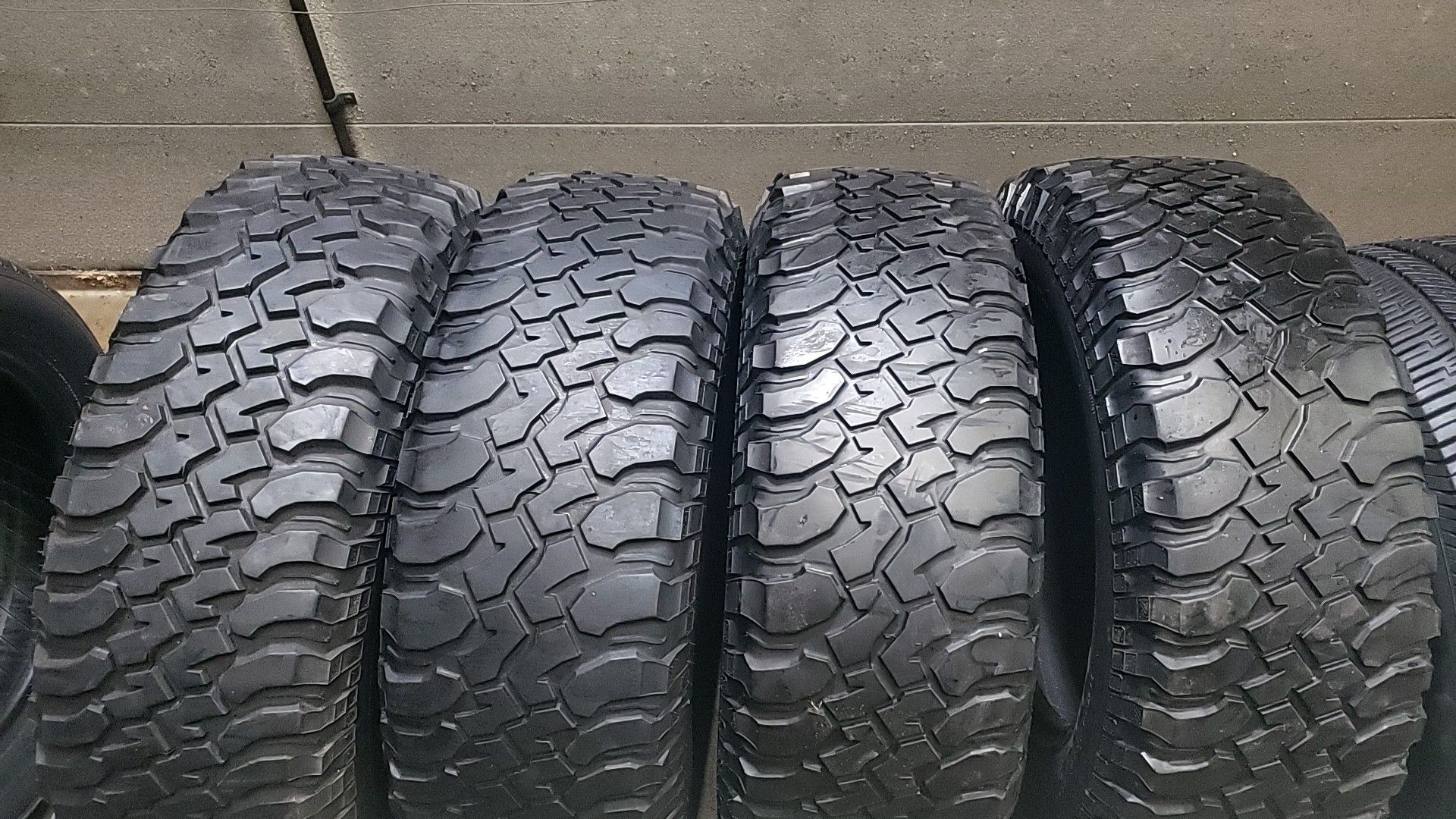 Four matching heavy-duty BFGoodrich tires for sale LT255/75/17