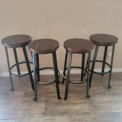 4 bar stools