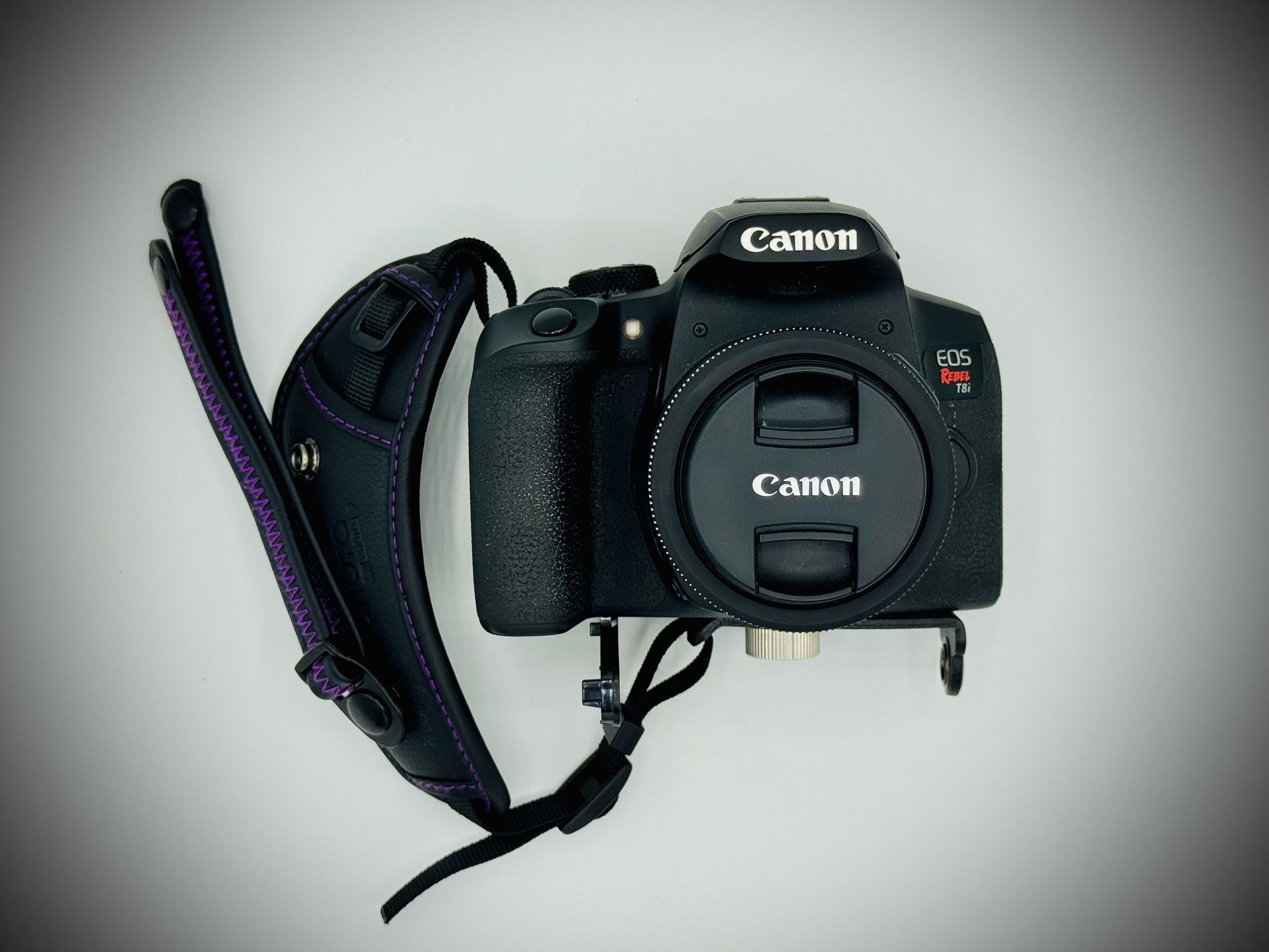 Canon Rebel T8i Camera Bundle Great Condition w/ Flash, Lens & Accessories