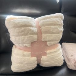Two SoHo Loft Pillows  Light Pink