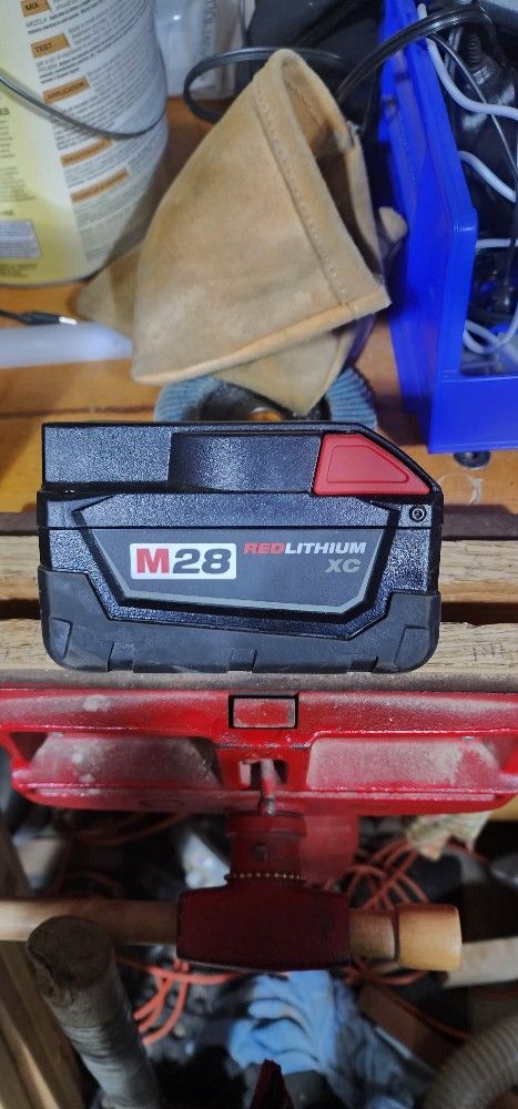 Milwaukee M28 Battery