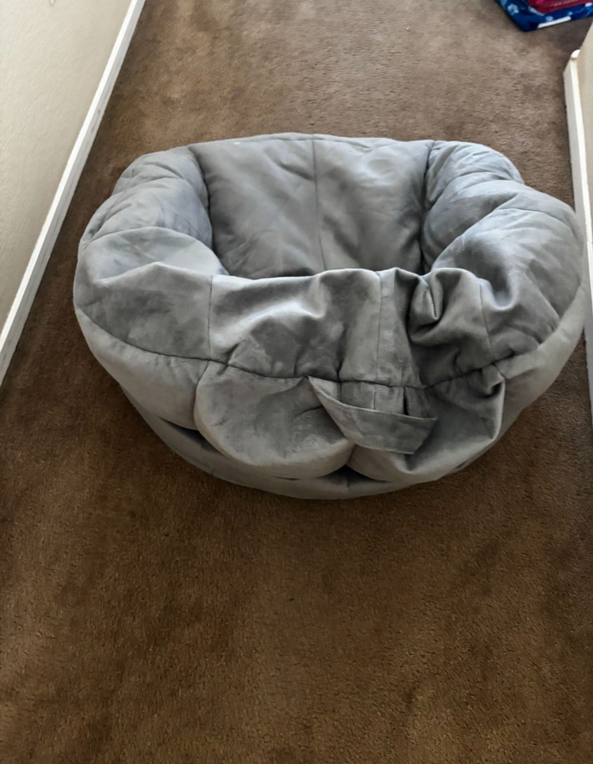 Light grey bean bag