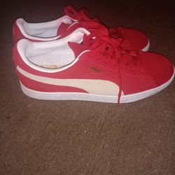 Pumas Size 9 1/2
