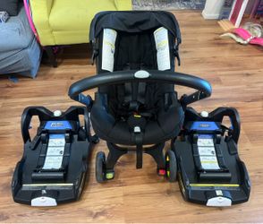 Doona Stroller + 2 Bases