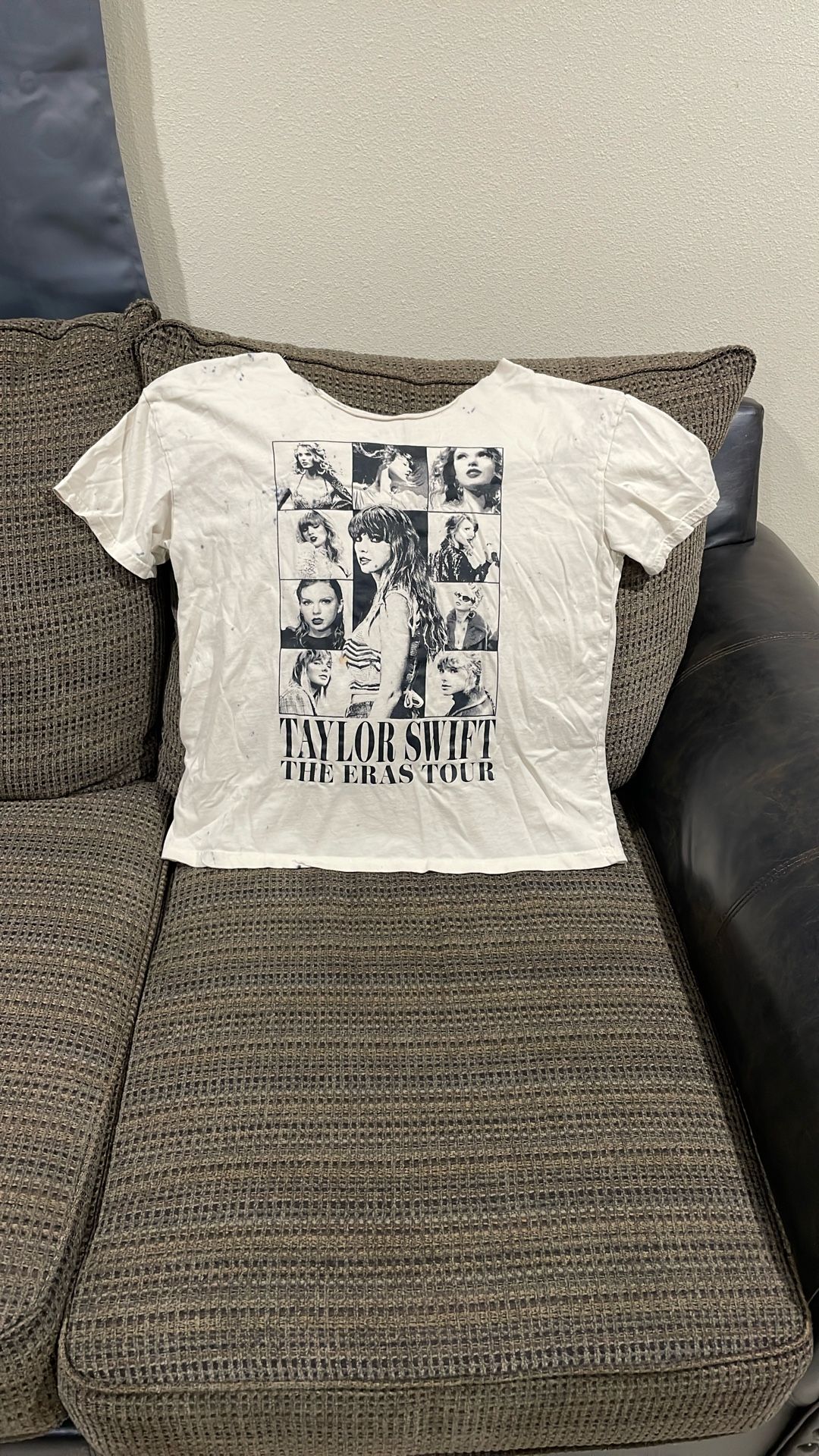 Taylor Swift The Eras Tour Crop Top T-Shirt Medium.