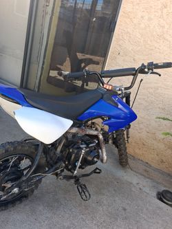 Coolster 70cc good condition just the back brakes doesn't work and the back tire doesn't work but everything else is good mini dirt bike goes up to 40