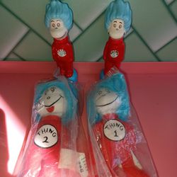 Thing 1 And Thing 2 Salt And Pepper Shakers, 2 Unopened Small Figures