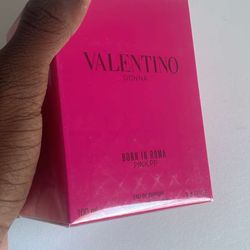 Valentino Donna Born In Roma*OPEN TO OFFERS*