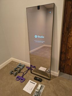 Lululemon mirror + accessories