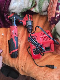 Ratchet 3/8 battery  fash charger  drill
