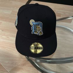 New Era Fitted Size 7 Brand New Detroit Tigers Blue And Sky Blue Bottom Exclusive 