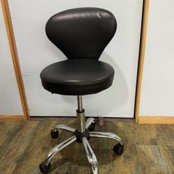 Leather Chair Whit Back Support 