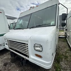 2006 Workhorse Parts Truck (Runs And Drives) 