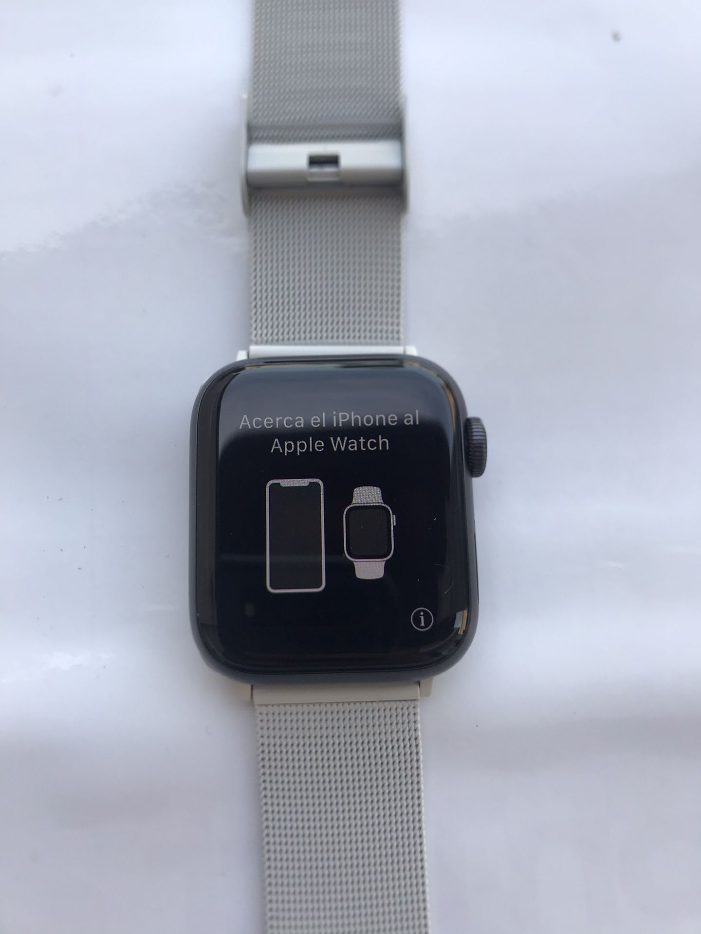 Apple Watch Series 5 Nike+ ( 40mm ) GPS Space Gray Aluminum Case