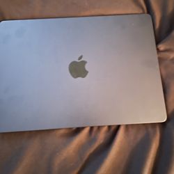 Apple MacBook Air New 2024 M-2 Chip