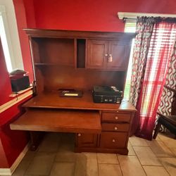 Wood Computer Desk w Hutch