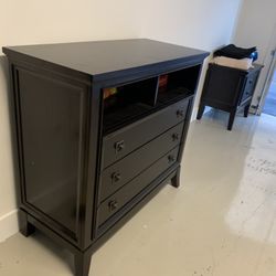 Dresser & End Table