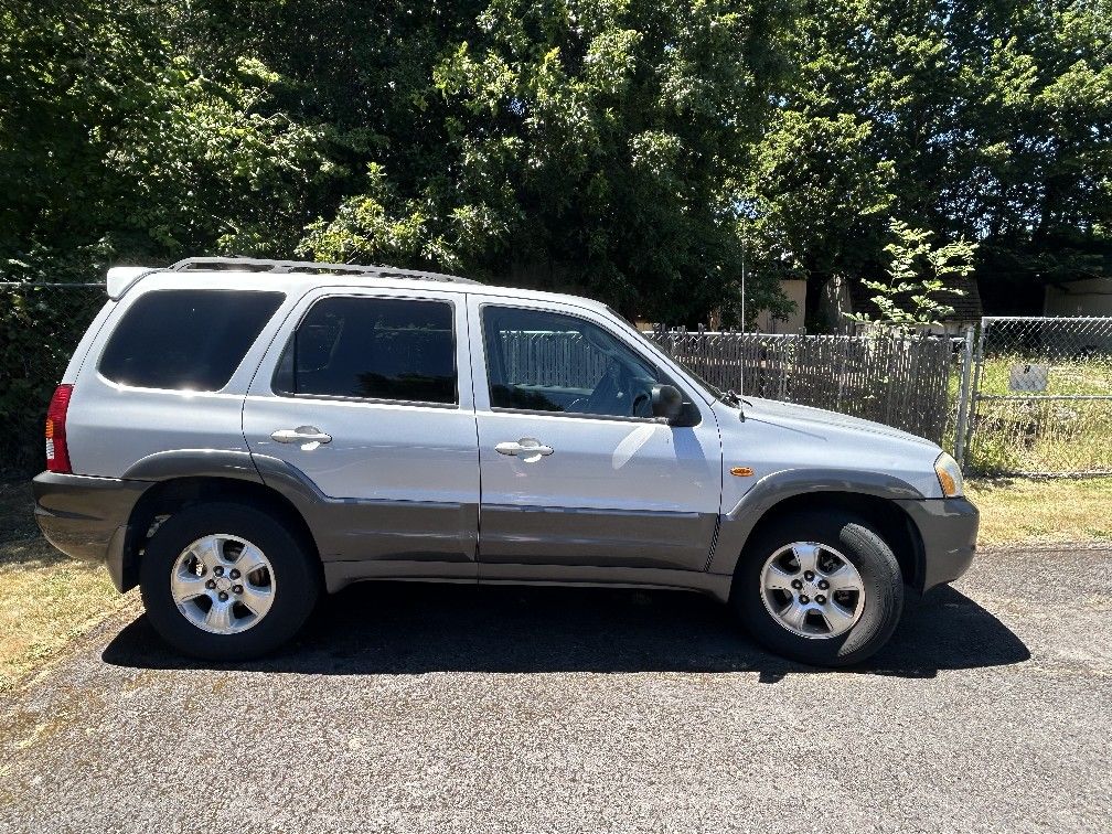 2003 Mazda Tribute