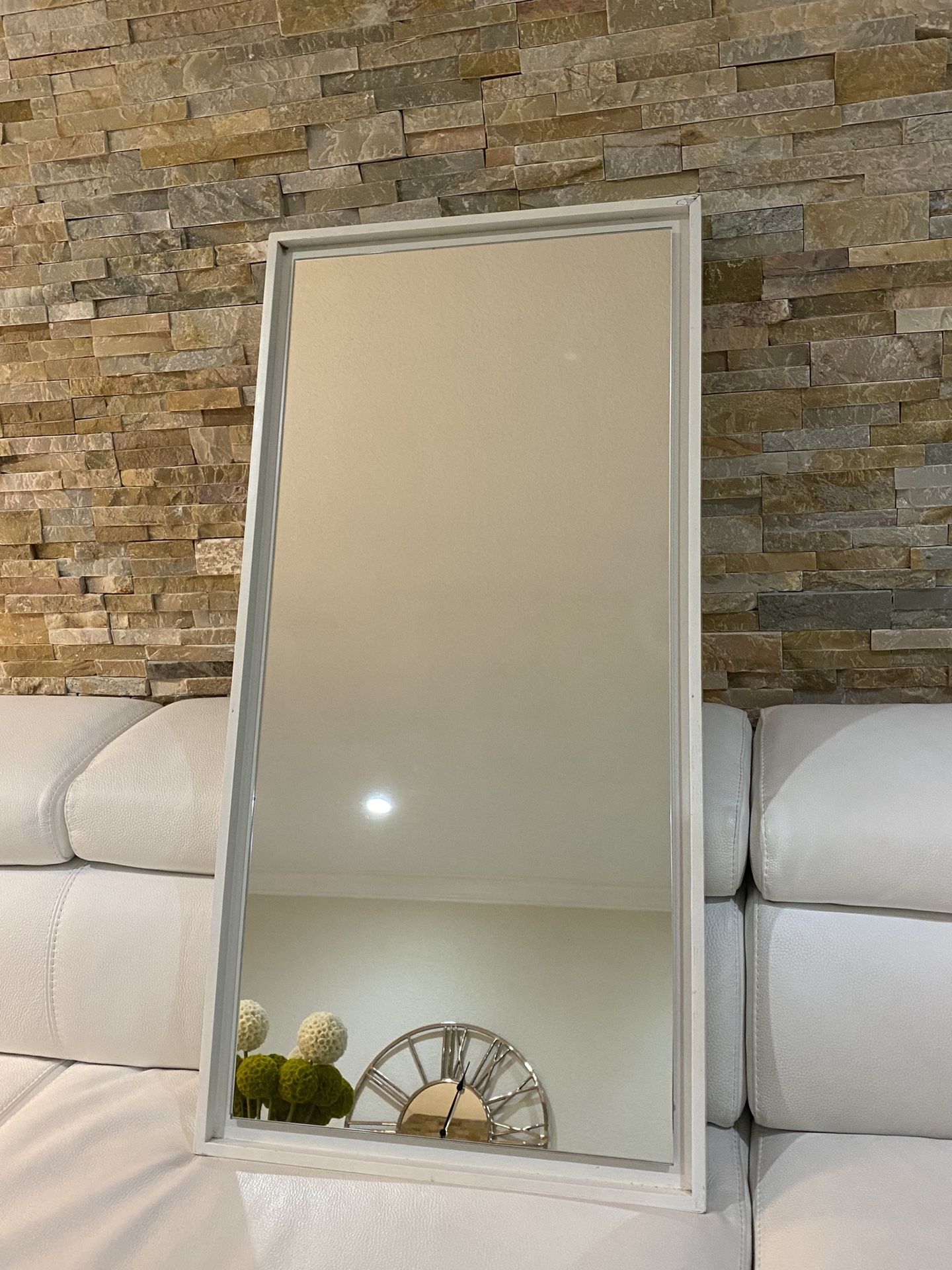 Wall mirror