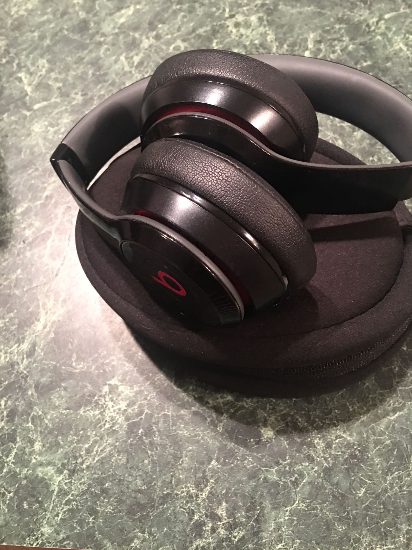 Beats solo 2