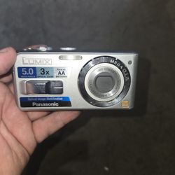 Digital Camera 