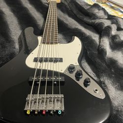 Squier 70s Jazz Bass