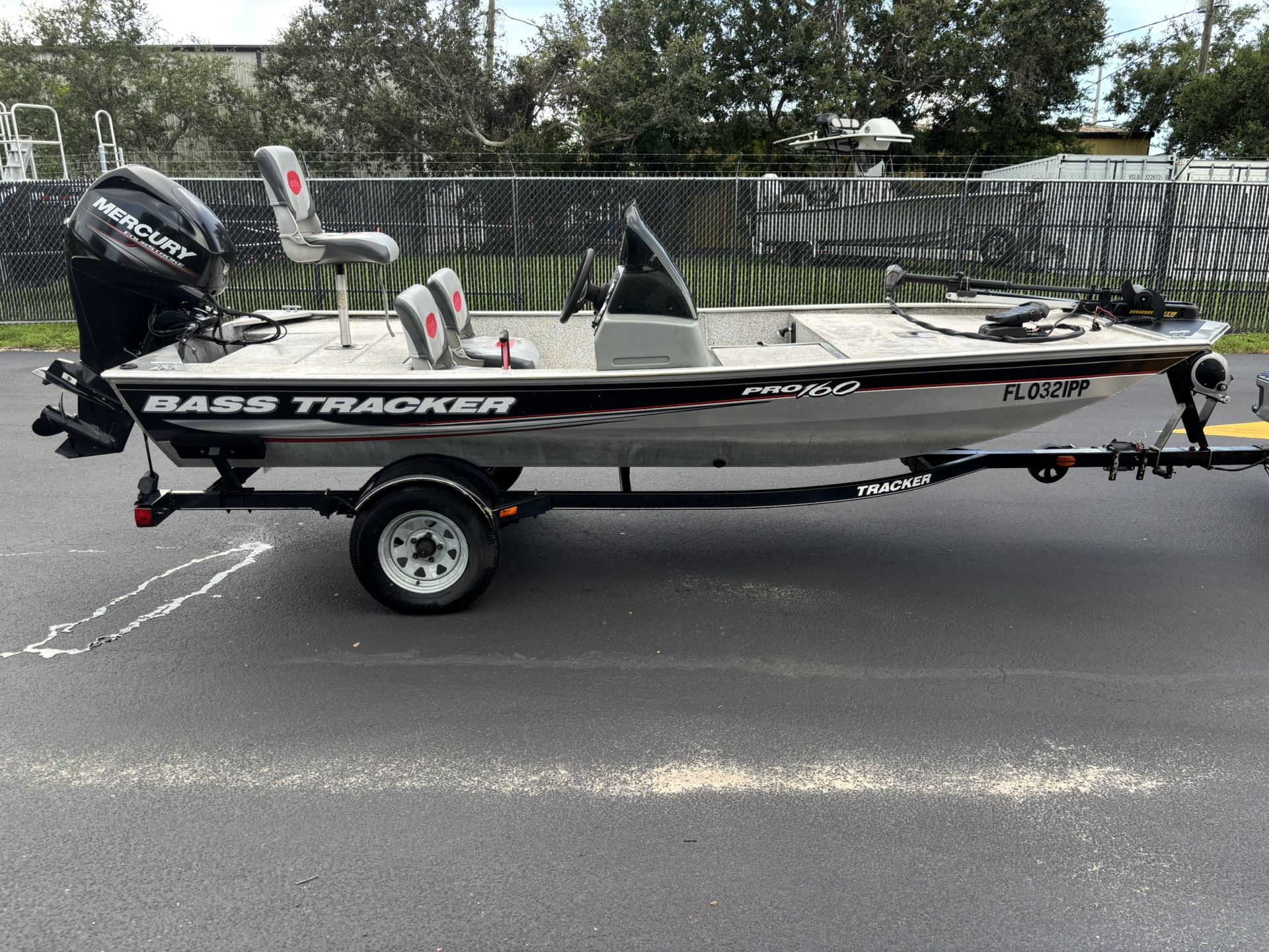 2014 Bass Tracker Pro 160