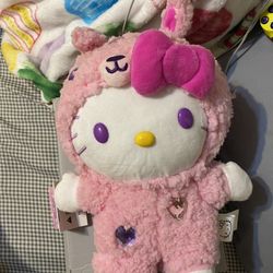 Hello Kitty Small Valentine’s Day Singing/dancing greeter 